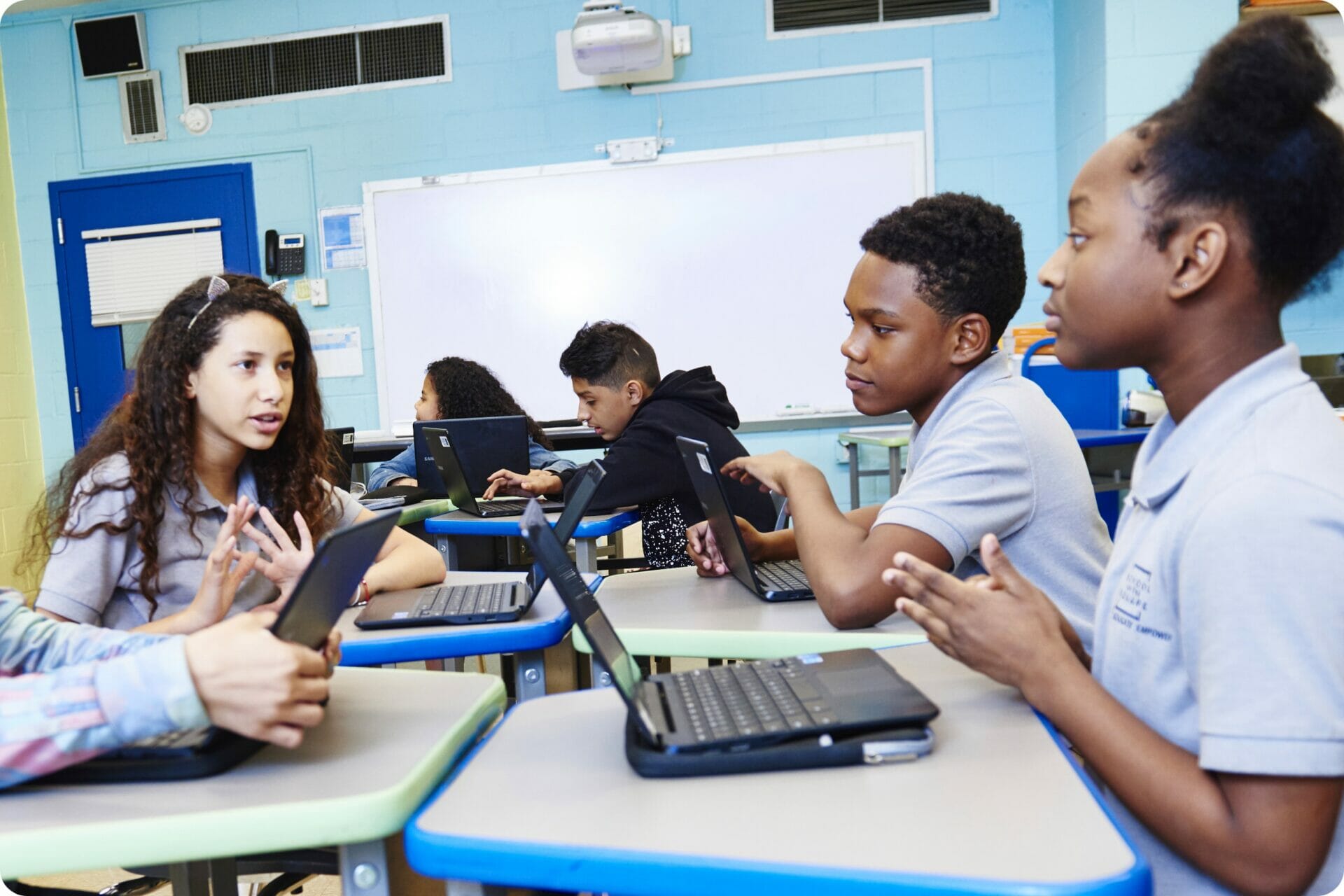 An image of children participating in math strategies that engage 鶹in math lessons